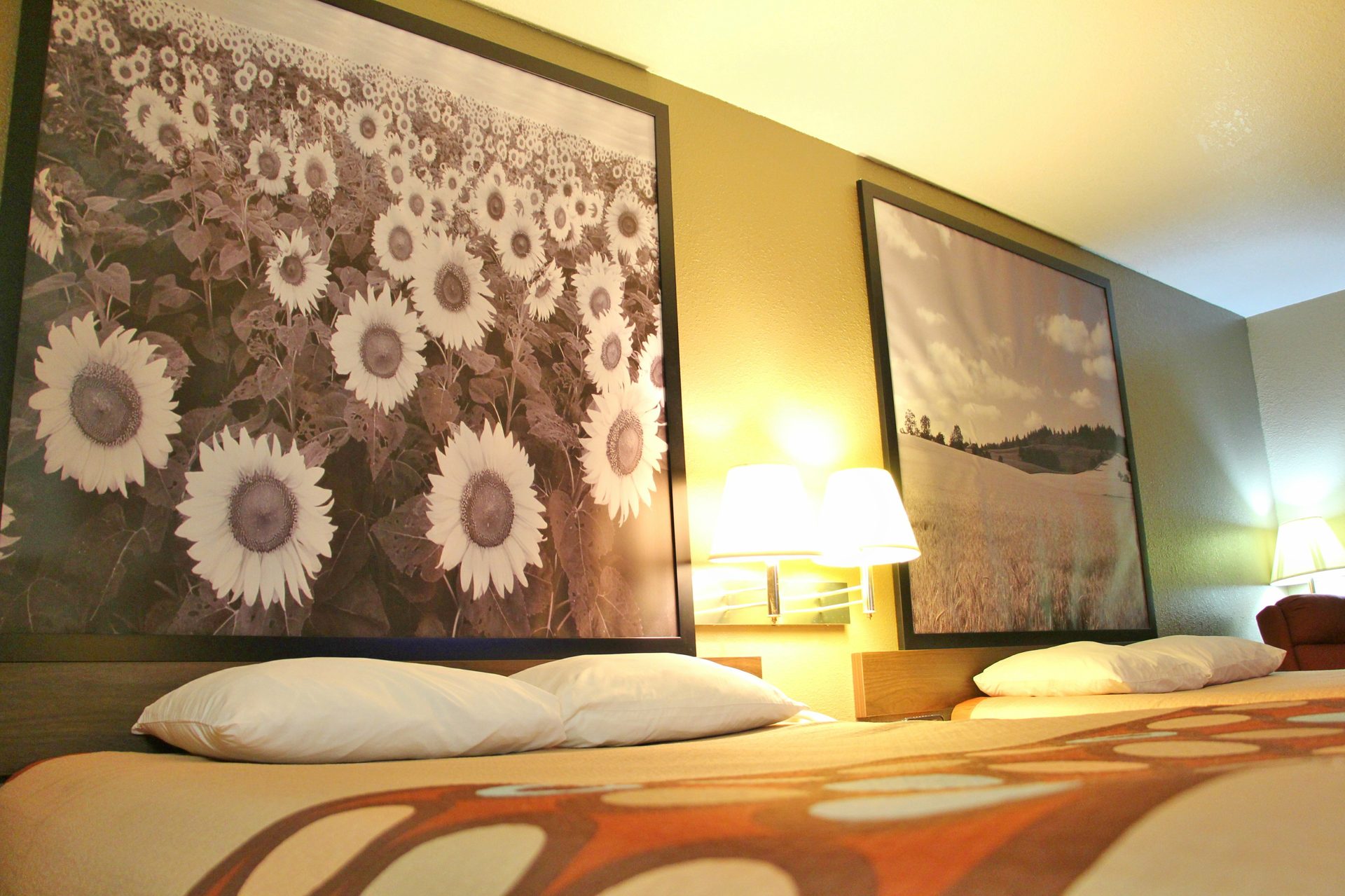 King Room at Super 8 by Wyndham Ottawa